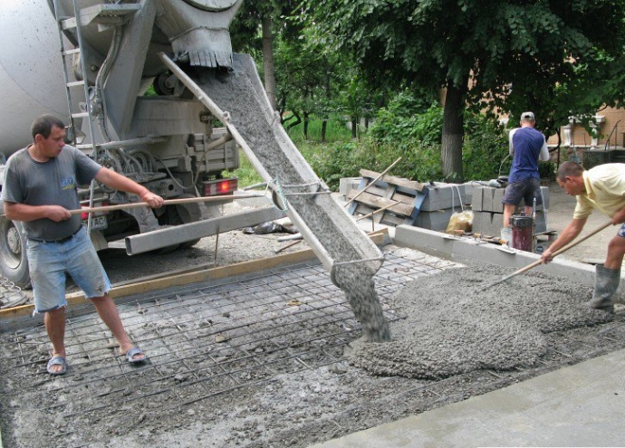 Как правильно залить бетон для дачного фундамента